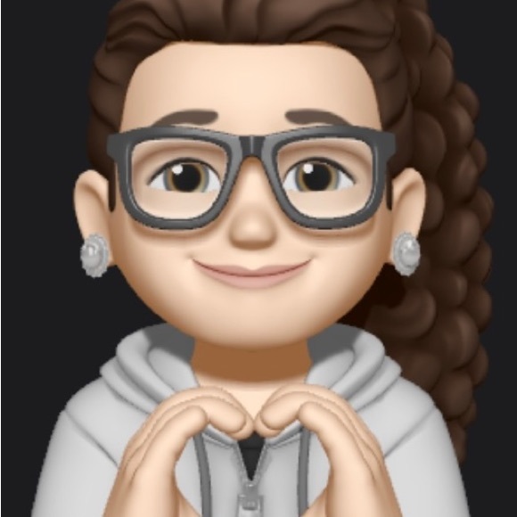 Meet your Posher, Jenni!! Have a lovely day! - Picture 16 of 16